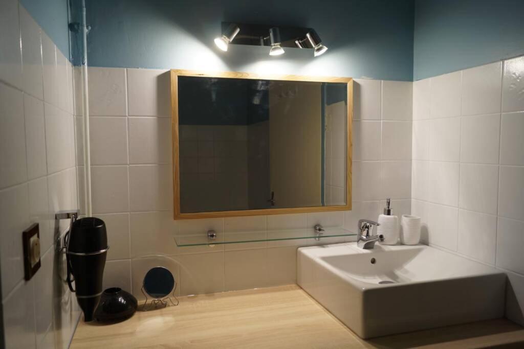 Studio Lumineux Au Centre Ville Bagneres-de-Bigorre Ngoại thất bức ảnh